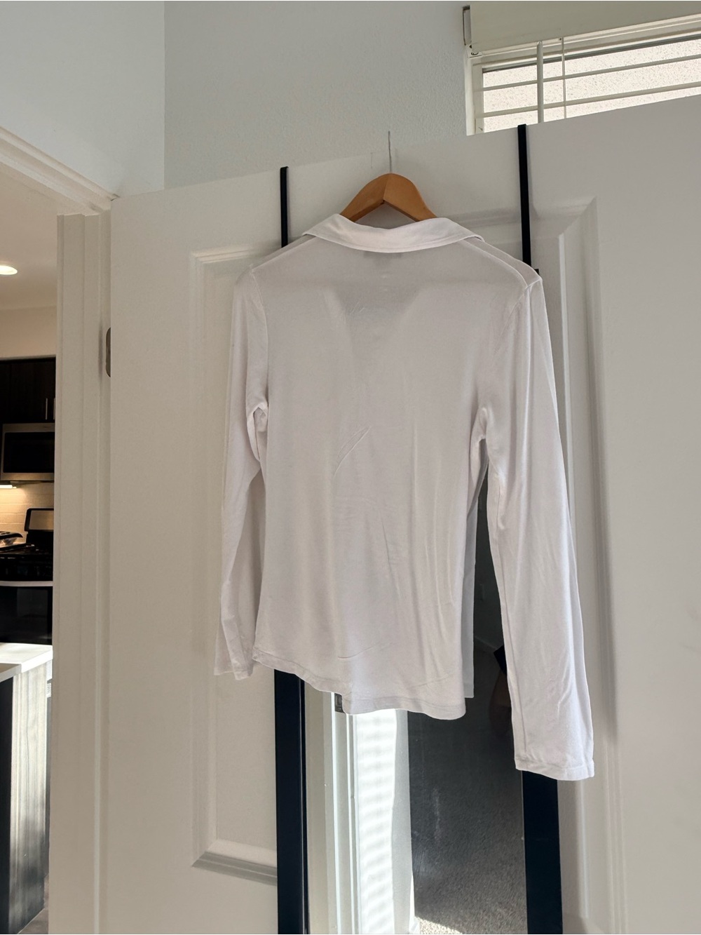 Sanctuary White Ruched Button-Down Collared Top - Picture 4 of 4